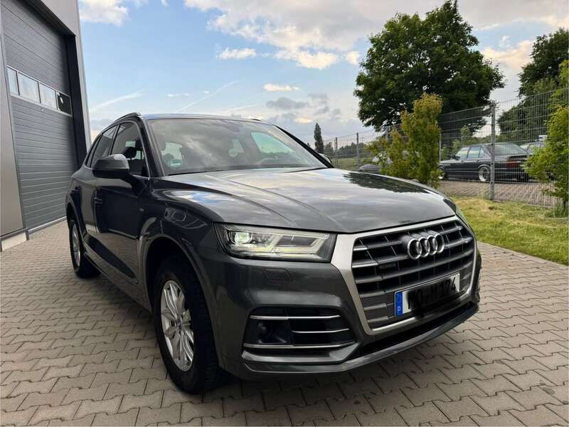 Grau Gebraucht 2019 Audi Q5 S-Line SUV | 31.000 € (Fairer Preis) - Bild 1/4