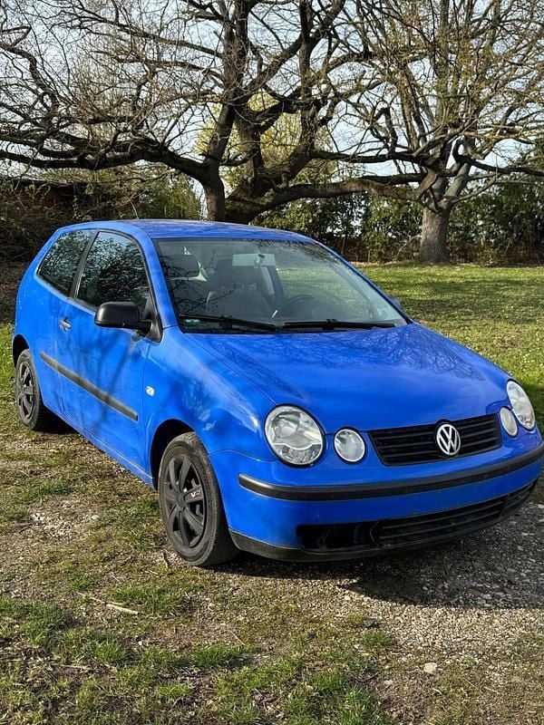 Gebraucht VW Polo 64 PS (47 kW) 2004 Blau Kleinwagen