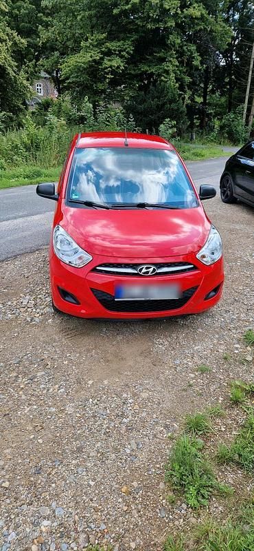 Rot Gebraucht 2013 Hyundai i10 Edition Kleinwagen | 2.500 € (Guter Preis) - Bild 1/4