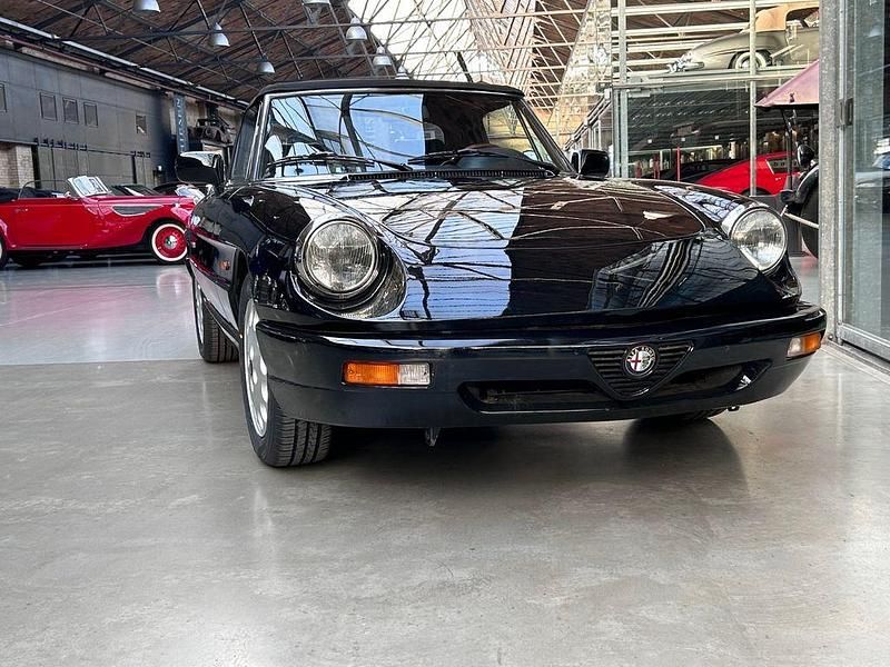 Gebraucht Alfa Romeo Spider 120 PS (88 kW) 1992 Schwarz Cabrio