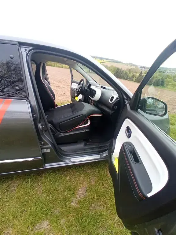 Gebraucht Renault Twingo Vibes 60 kW (82 PS) 2020 Grau Kleinwagen