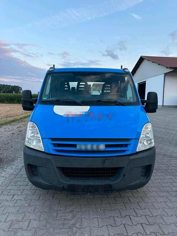 Gebraucht Iveco Daily 145 PS (106 kW) 2009 Blau Limousine