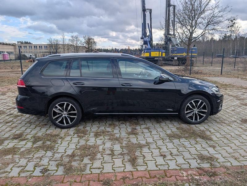 Gebraucht VW Golf VII IQ Drive 150 PS (110 kW) 2019 Schwarz Kombi