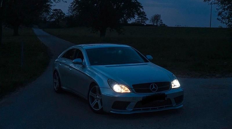 Gebraucht Mercedes CLS350 272 PS (200 kW) 2007 Silber Coupé