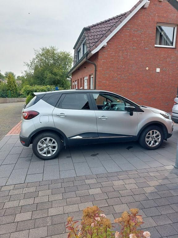 Grau Gebraucht 2020 Renault Captur Intens SUV | 14.450 € (Guter Preis) - Bild 1/4