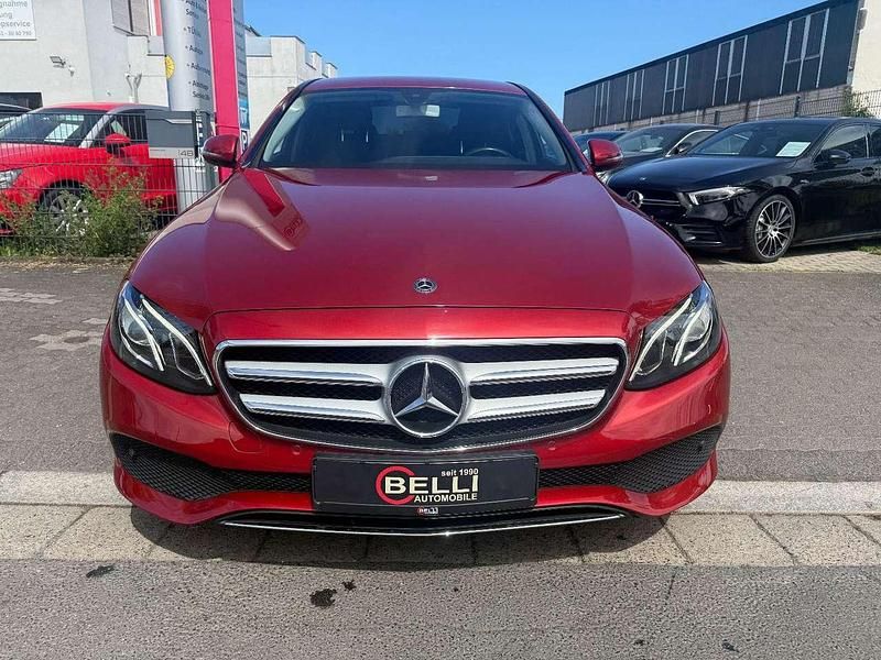 Second-hand Mercedes E220 Avantgarde 194 CP (142 kW) 2018 Roșu Berlinǎ