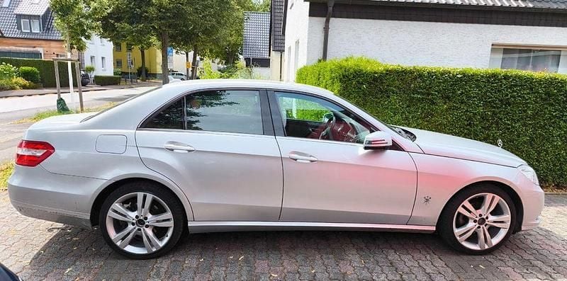 Usata Mercedes E200 184 CV (135 kW) 2012 Argento Berlina