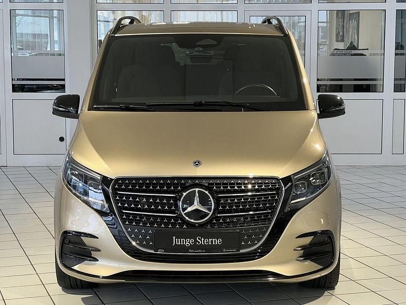 Gebraucht Mercedes V250 Style 190 PS (139 kW) 2024 Kalaharigold Van / Kleinbus