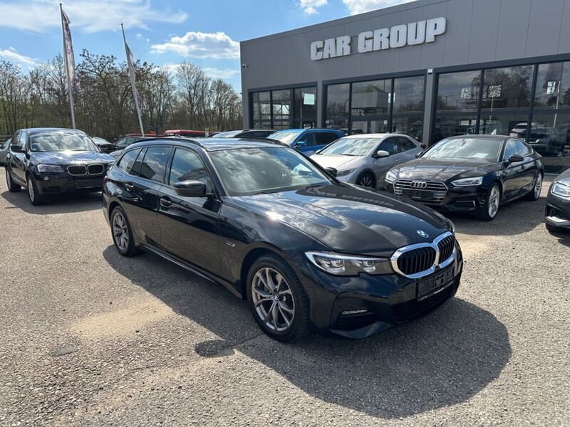 Schwarz Gebraucht 2021 BMW 320e M Sport Kombi | 22.999 € (Guter Preis) - Bild 1/4