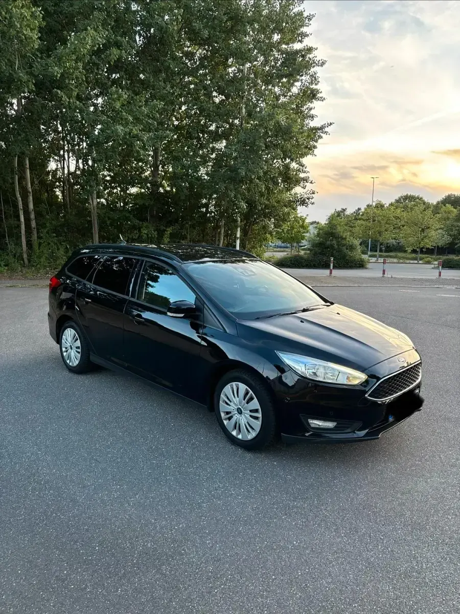Gebraucht Ford Focus 125 PS (91 kW) 2017 Schwarz Kombi