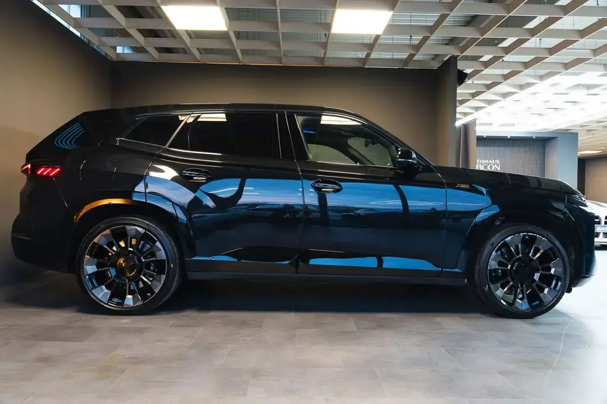 Używany BMW XM Performance 489 KM (359 kW) 2024 Czarny SUV