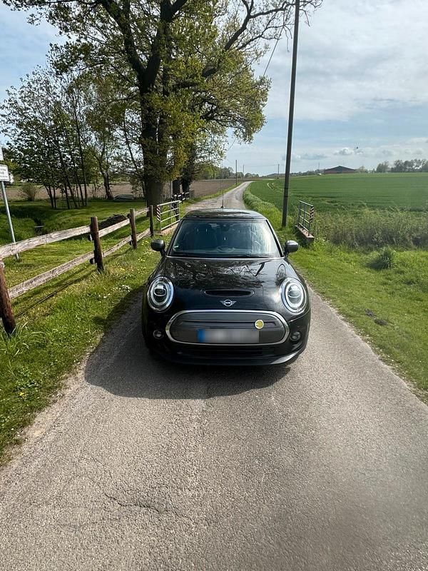 Second-hand Mini Cooper 136 kW (185 CP) 2020 Negru Hatchback