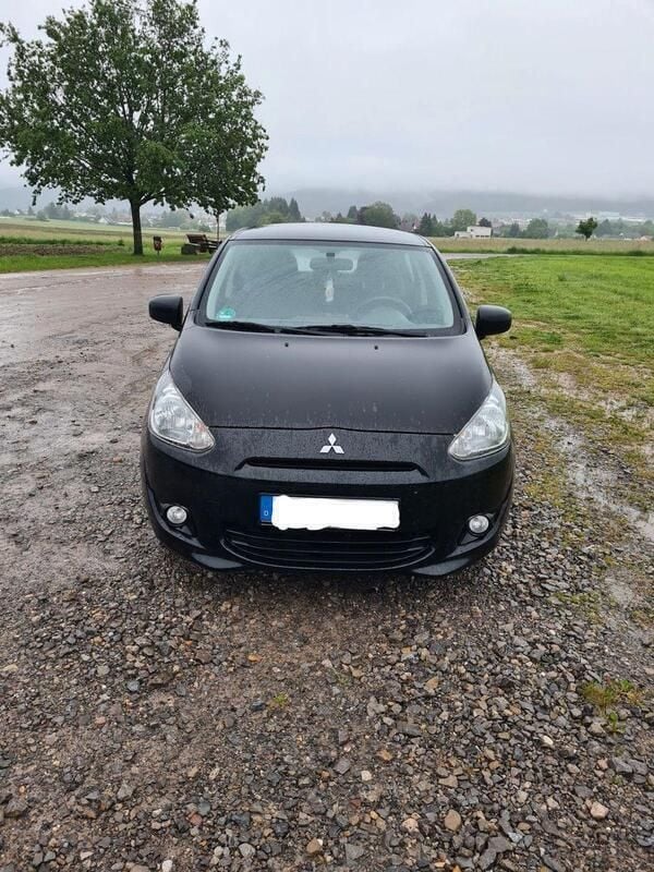 Schwarz Gebraucht 2015 Mitsubishi Space Star Limousine | 3.399 € (Fairer Preis) - Bild 1/4