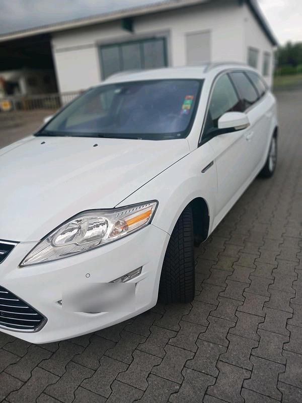 Weiß Gebraucht 2014 Ford Mondeo Kombi | 11.090 € (Etwas zu teuer) - Bild 1/4