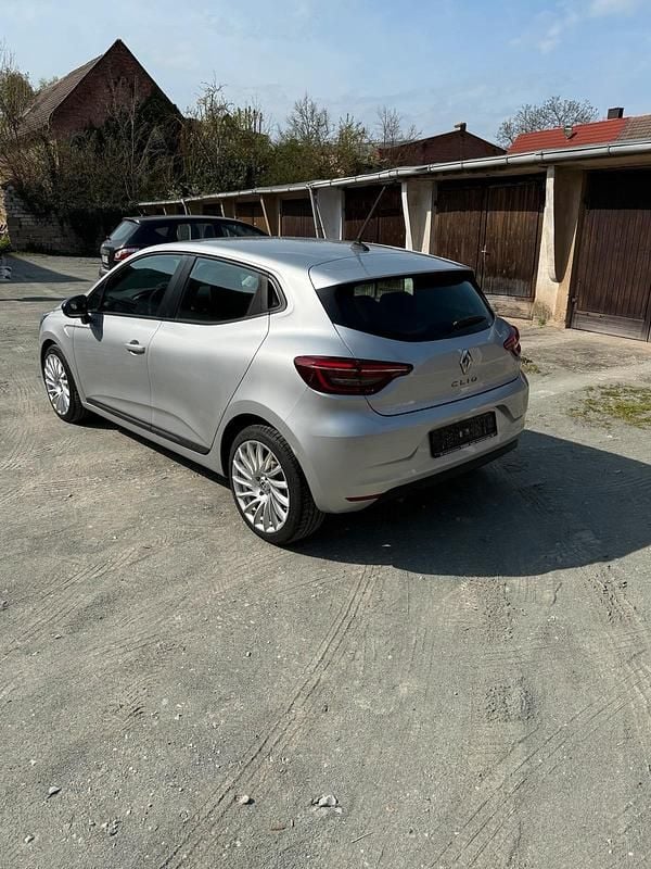 Gebraucht Renault Clio V 92 PS (67 kW) 2021 Silber Kleinwagen