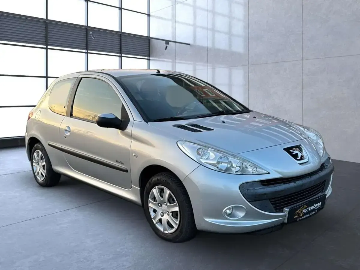Gebraucht Peugeot 206 60 PS (44 kW) 2011 Grau Limousine