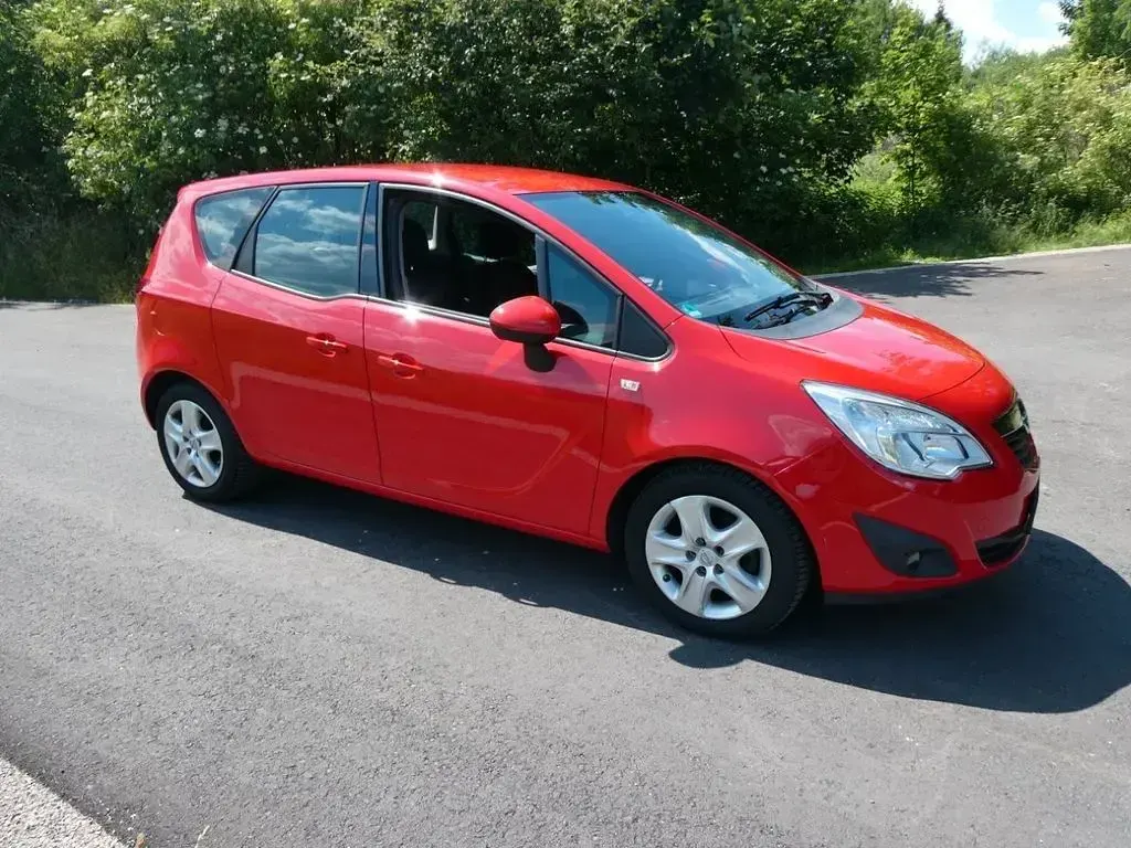 Gebraucht Opel Meriva Edition 101 PS (74 kW) 2010 Rot Van / Kleinbus