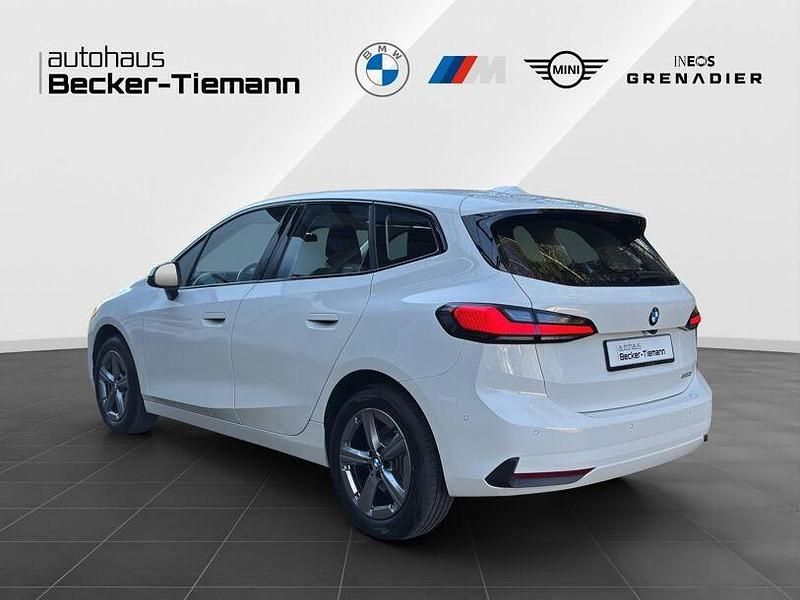 Używany BMW 220 Active Tourer Efficient Dynamics 156 KM (114 kW) 2025 Biały Minivan