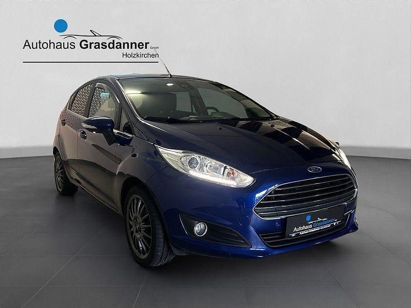 Blau Gebraucht 2016 Ford Fiesta Titanium Limousine | 8.850 € (Teuer) - Bild 1/3