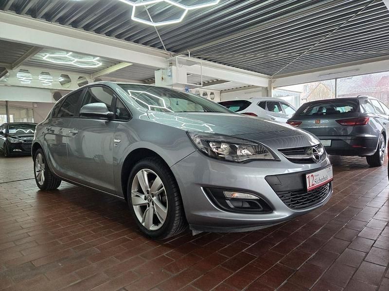 Gebraucht Opel Astra 140 PS (102 kW) 2012 Silber Limousine