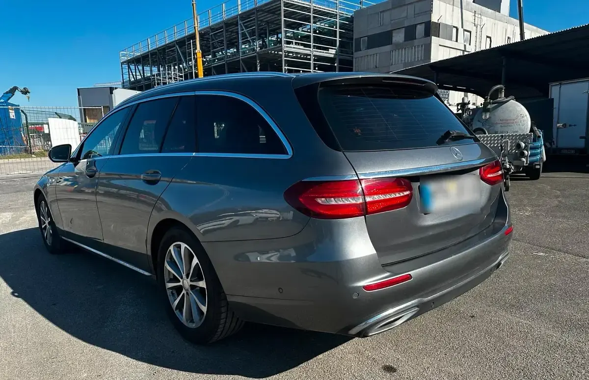 Gebraucht Mercedes E220 194 PS (142 kW) 2017 Grau Kombi