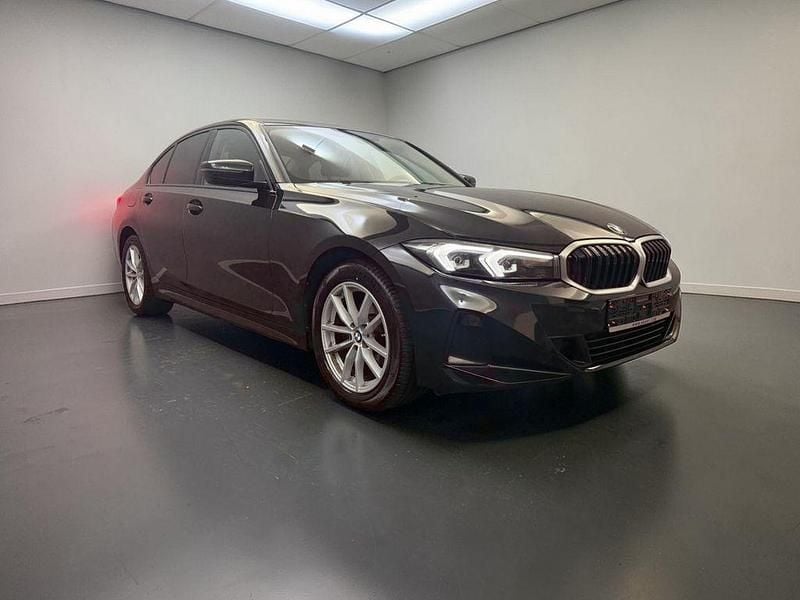 Gebraucht BMW 320 Shadowline 190 PS (139 kW) 2023 Schwarz Limousine