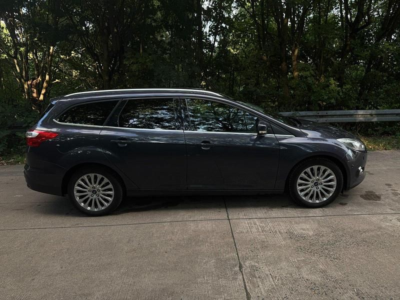 Gebraucht Ford Focus 150 PS (110 kW) 2013 Grau Kombi