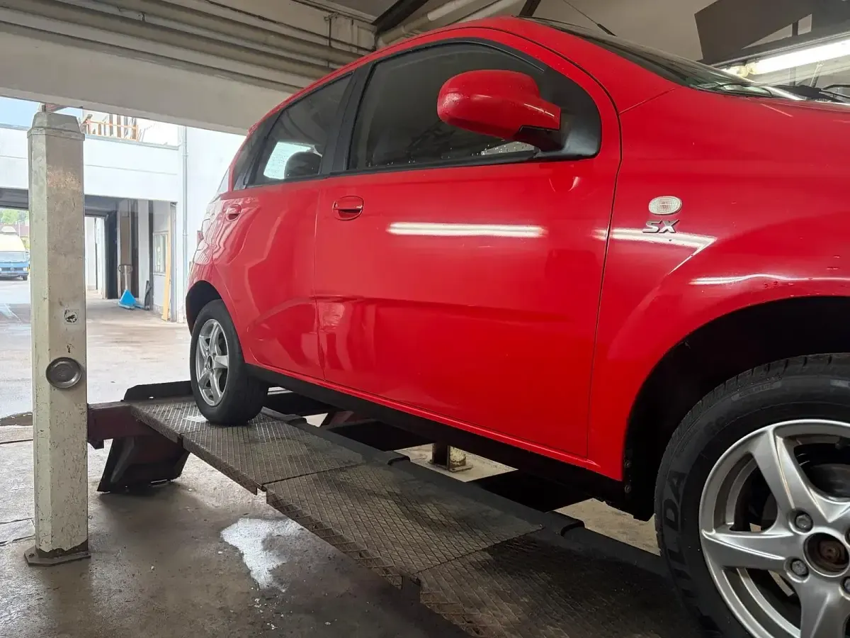 Gebraucht Chevrolet Kalos 90 PS (66 kW) 2007 Rot Kleinwagen