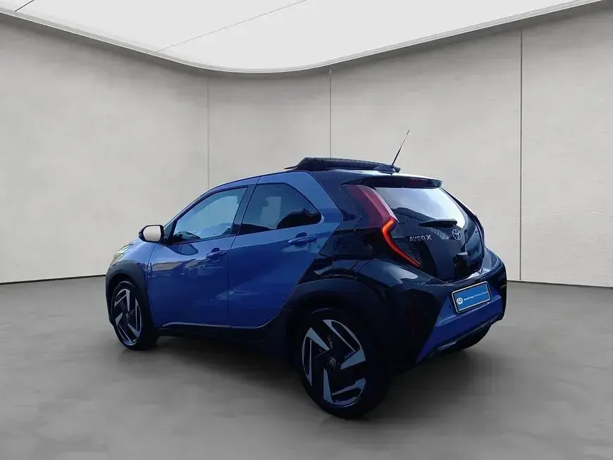 Neu Toyota Aygo X Lounge 92 PS (67 kW) 2026 Violett SUV