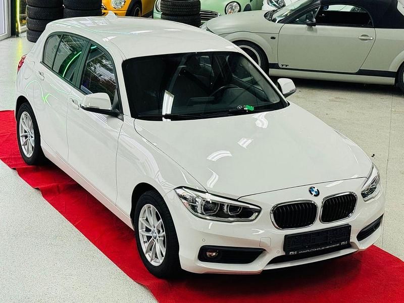 Weiß Gebraucht 2018 BMW 120 Advantage Kleinwagen | 17.350 € (Fairer Preis) - Bild 1/4