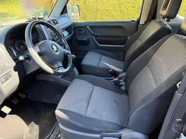 Gebraucht Suzuki Jimny Comfort 86 PS (63 kW) 2012 Grau SUV