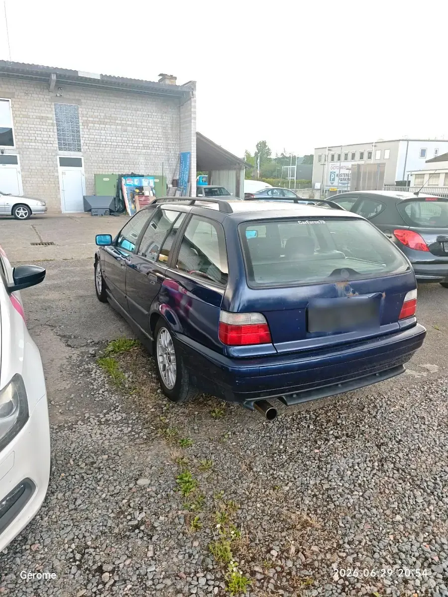 Gebraucht BMW 318 116 PS (85 kW) 1997 Blau Kombi