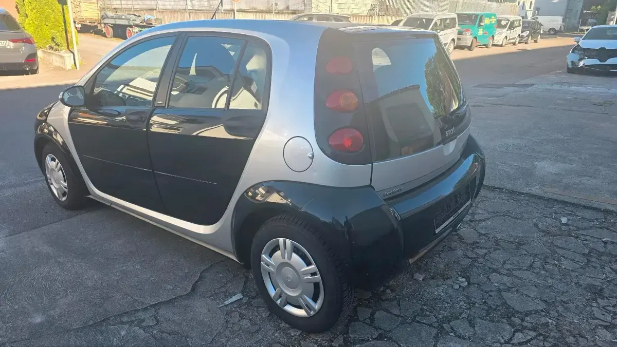 Usado Smart ForFour Pulse 75 HP (55 kW) 2004 Cinzento Citadino