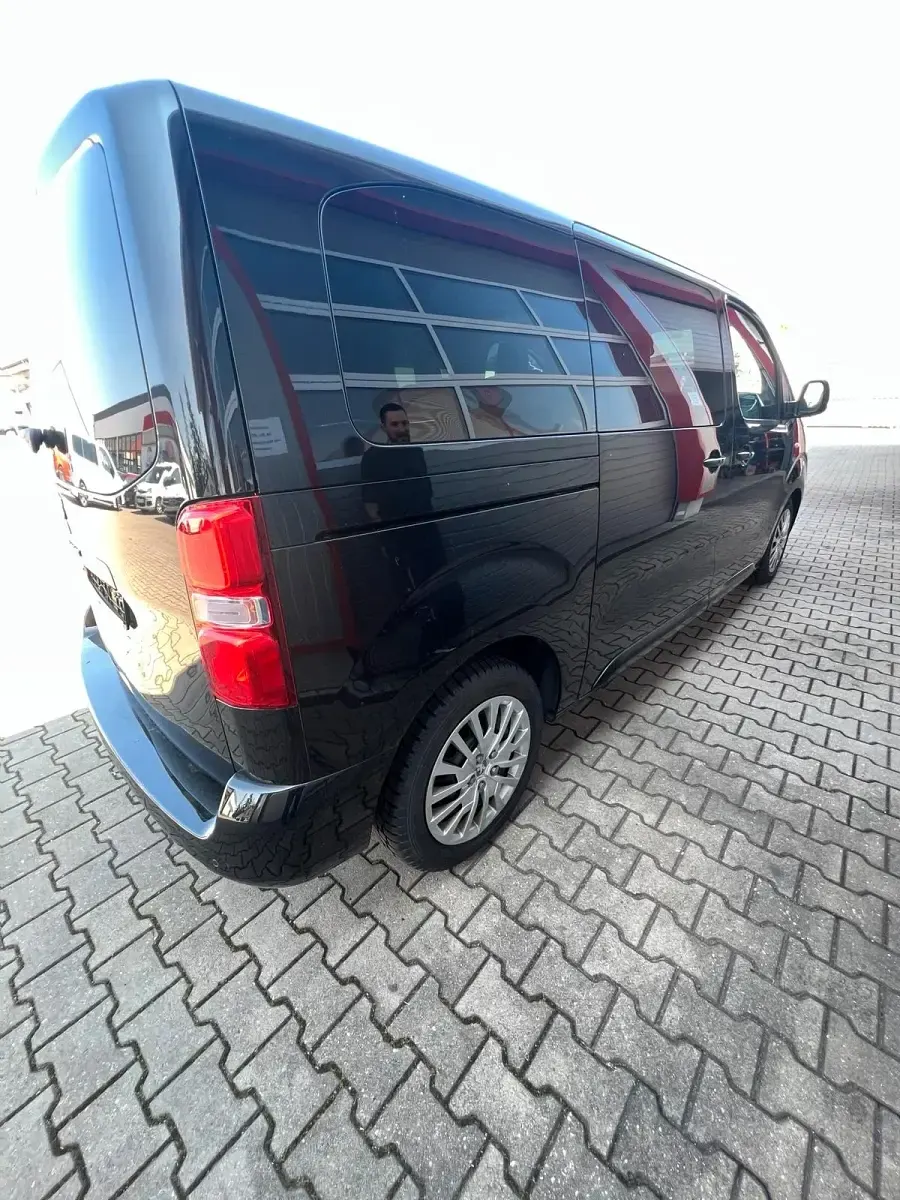 Gebraucht Peugeot Traveller 177 PS (130 kW) 2018 Schwarz Van / Kleinbus