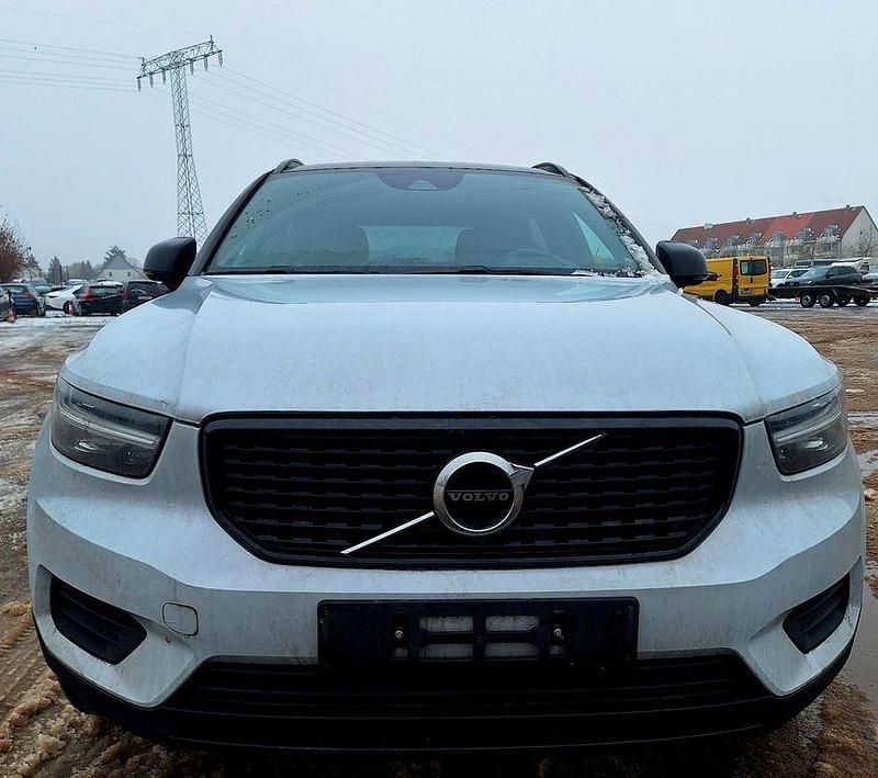 Gebraucht Volvo XC40 R-Design 163 PS (119 kW) 2019 Weiß SUV