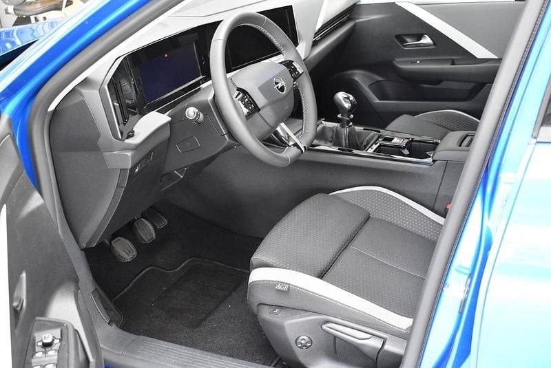 Gebraucht Opel Astra Edition 110 PS (80 kW) 2024 Rot kardio rot met. Kombi