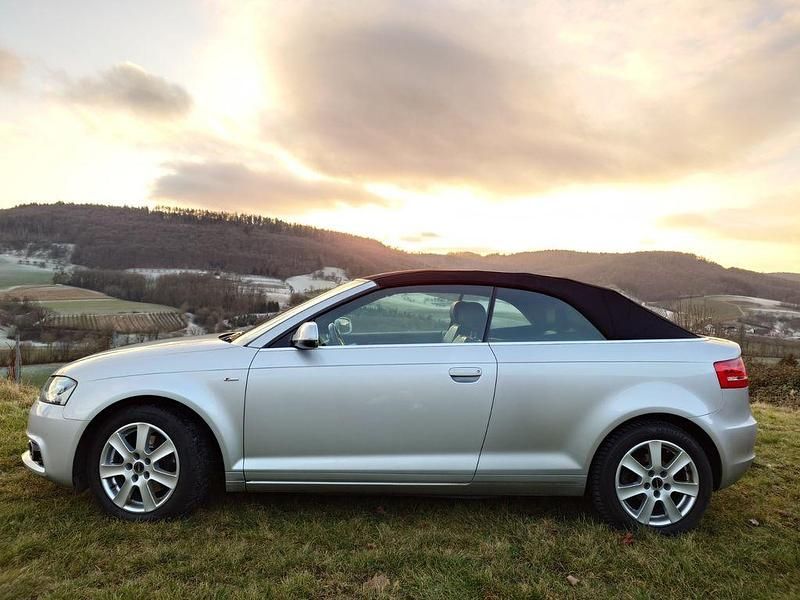 Silber Gebraucht 2011 Audi A3 Cabriolet S-Line Cabrio | 7.250 € (Fairer Preis) - Bild 1/4