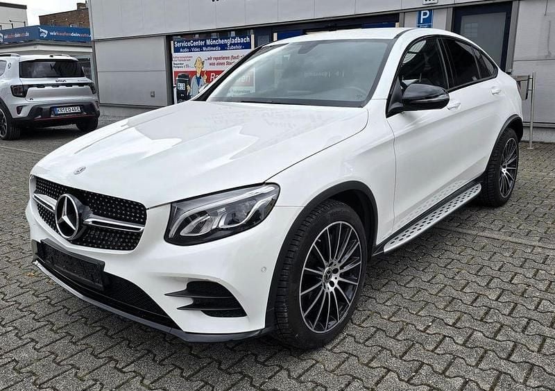 Polarweiss unilack Gebraucht 2019 Mercedes GLC300 AMG line Coupé | 33.800 € (Superpreis) - Bild 1/4