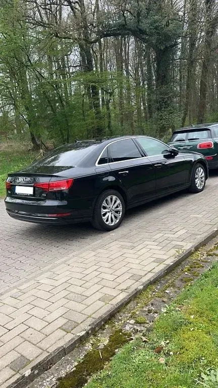 Używany Audi A4 Ambiente 150 KM (110 kW) 2018 Czarny Sedan/Limuzyna