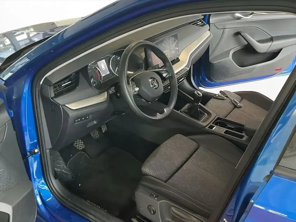 Gebraucht Skoda Octavia Ambition 110 PS (80 kW) 2022 Blau Kombi