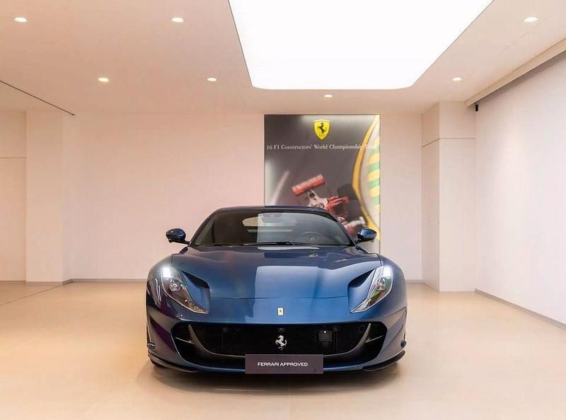 Gebraucht Ferrari 812 799 PS (587 kW) 2021 Blau