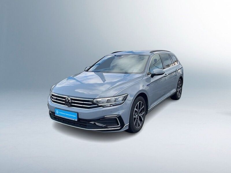 Gebraucht VW Passat GTE 218 PS (160 kW) 2022 Mondsteingrau Kombi
