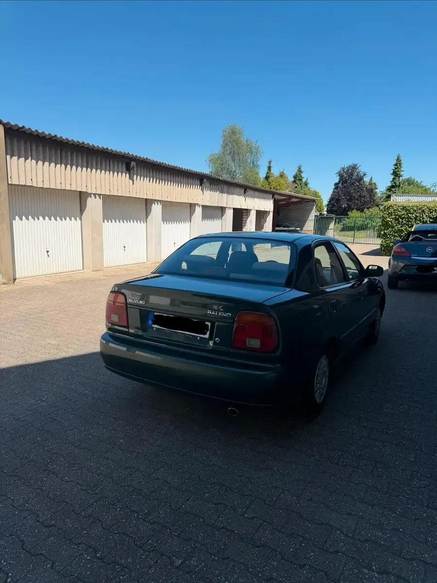 Gebraucht Suzuki Baleno 85 PS (62 kW) 2001 Grün Limousine
