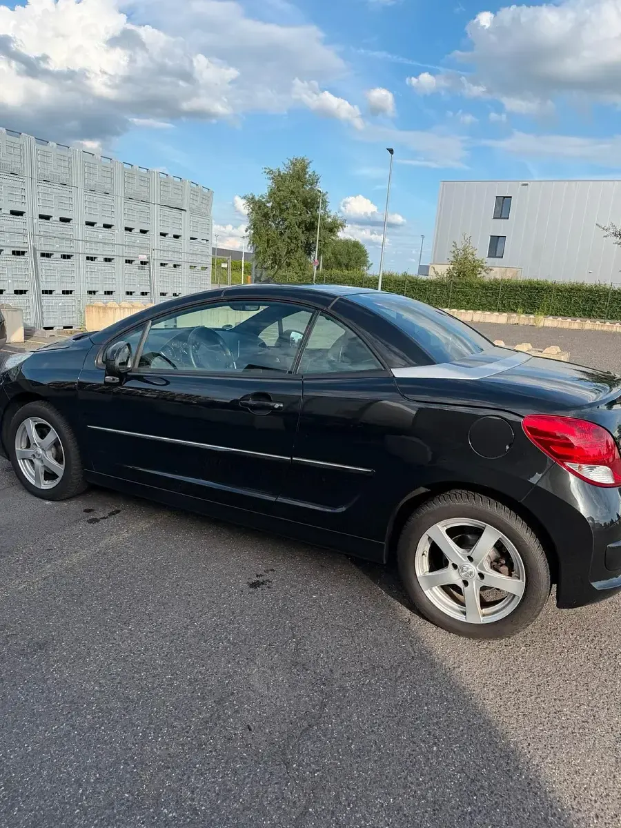 Gebraucht Peugeot 207 CC 120 PS (88 kW) 2014 Schwarz Cabrio