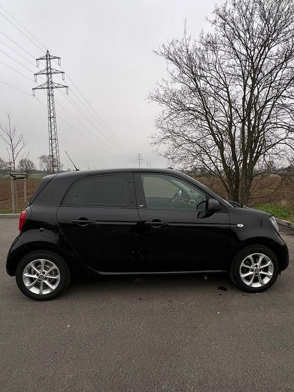 Gebraucht Smart ForFour Passion 71 PS (52 kW) 2017 Schwarz Kleinwagen