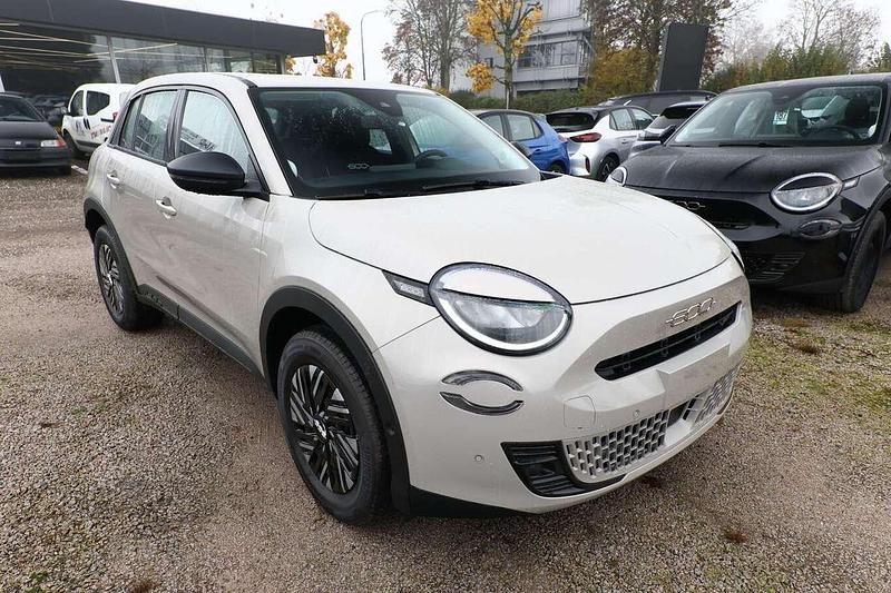 Sabbia beige metallic Neu 2025 Fiat 600 SUV | 23.804 € (Guter Preis) - Bild 1/4