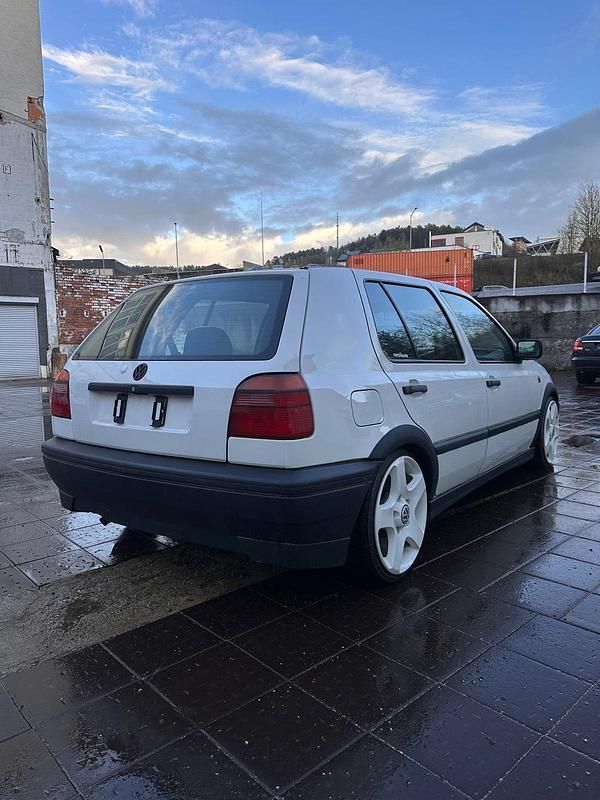 Gebraucht VW Golf III 60 PS (44 kW) 1993 Weiß Limousine