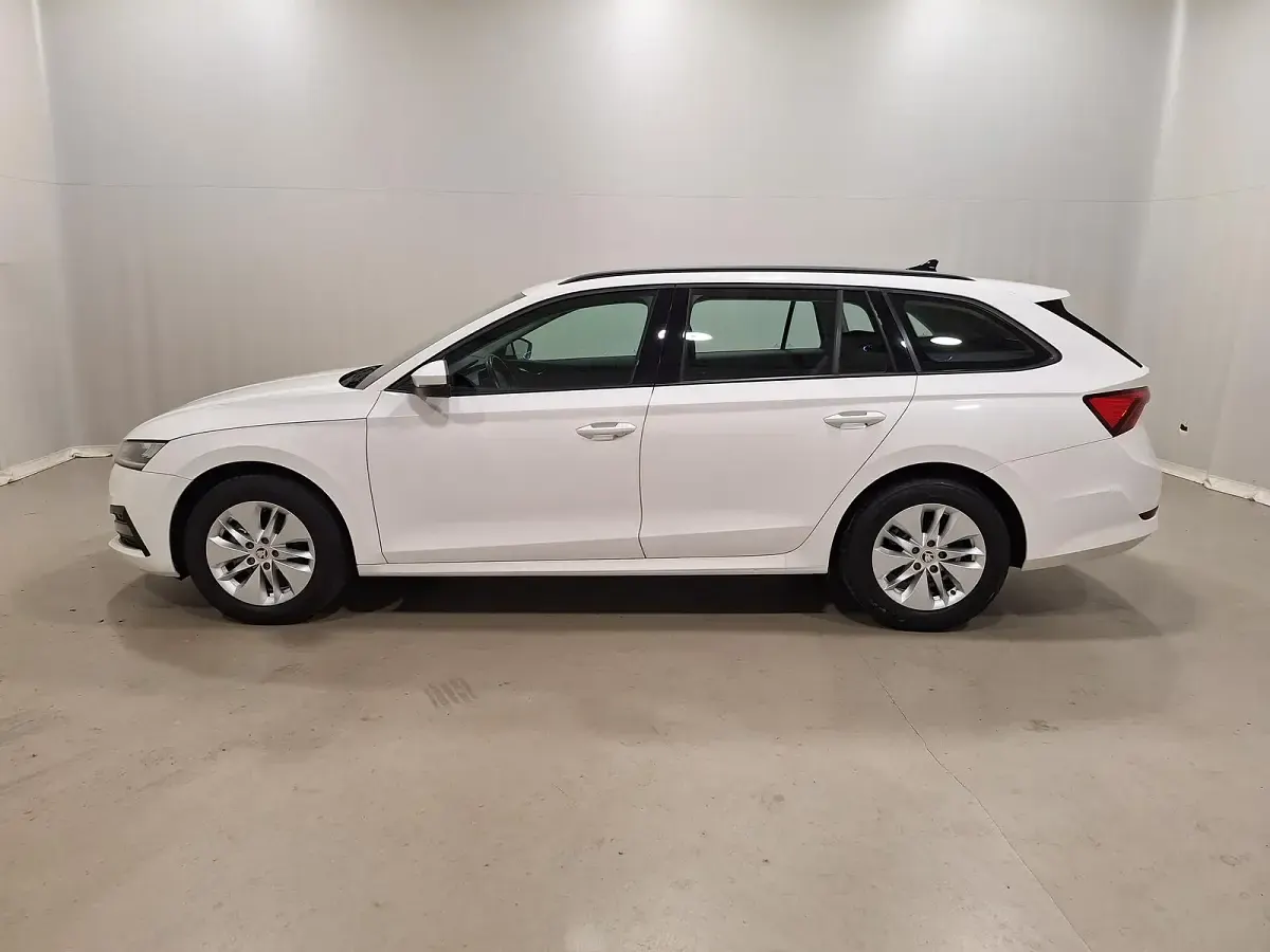 Gebraucht Skoda Octavia Ambition 116 PS (85 kW) 2021 Candyweiss Limousine