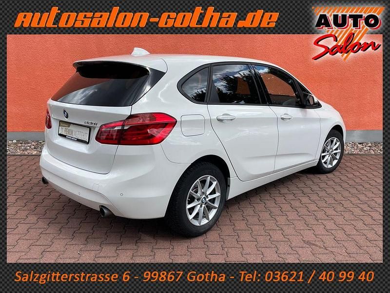Gebraucht BMW 220 Active Tourer Advantage 192 PS (141 kW) 2018 Weiß Van / Kleinbus