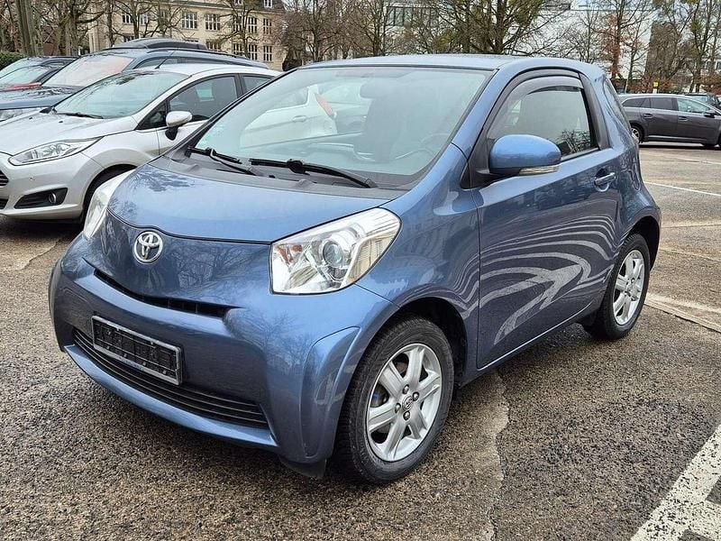 Blau Gebraucht 2013 Toyota iQ Kleinwagen | 7.900 € (Fairer Preis) - Bild 1/4